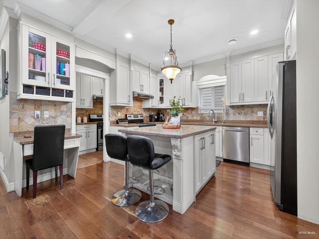 Listing Image for R3056656