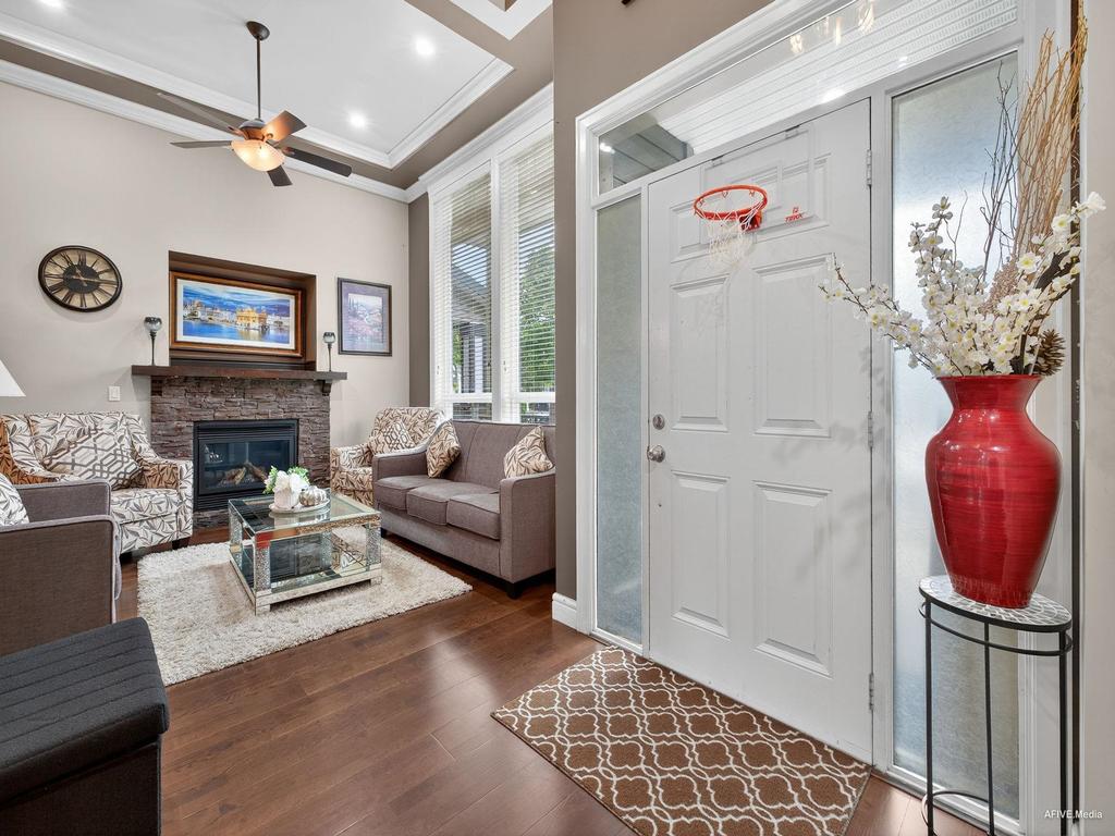 Listing Image for R3056656