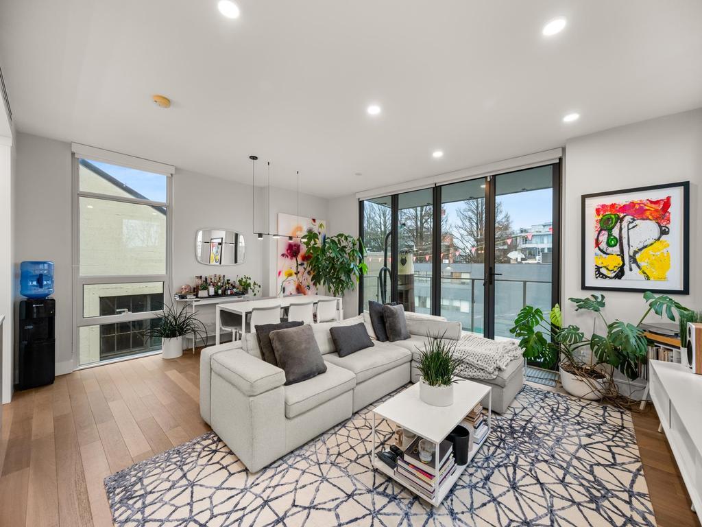 Listing Image for R3057476