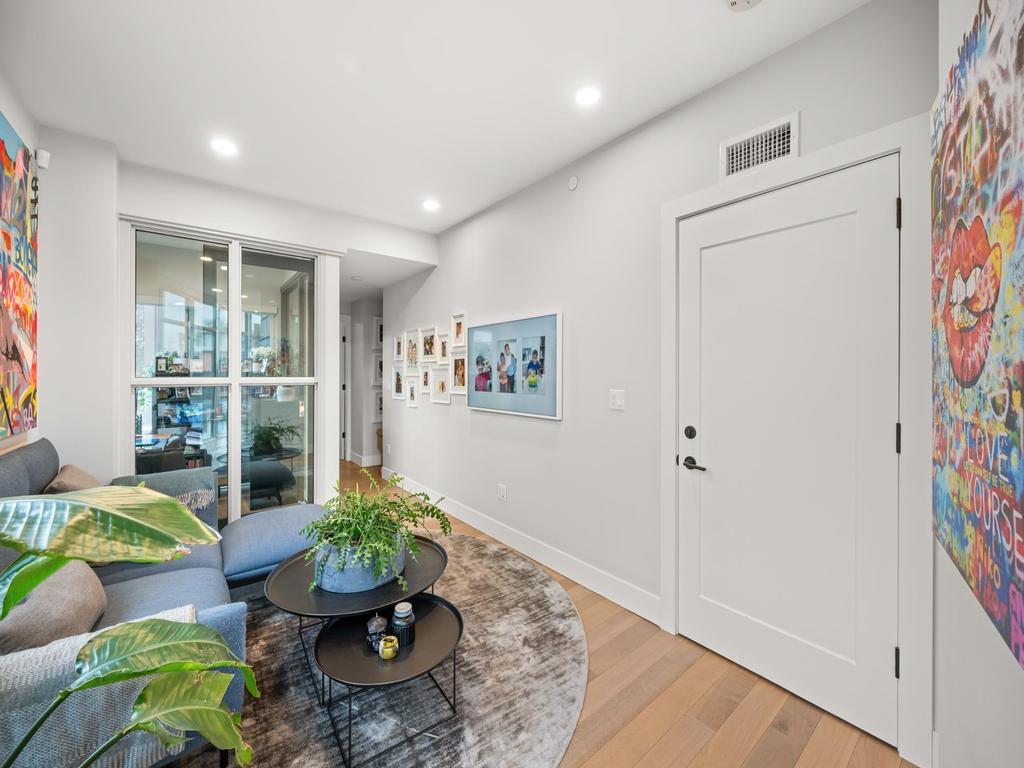 Listing Image for R3057476