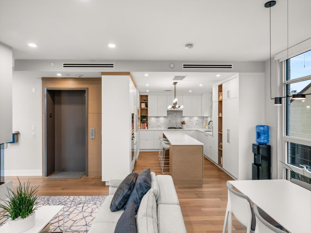 Listing Image for R3057476