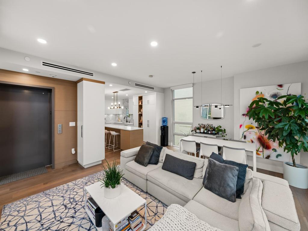 Listing Image for R3057476