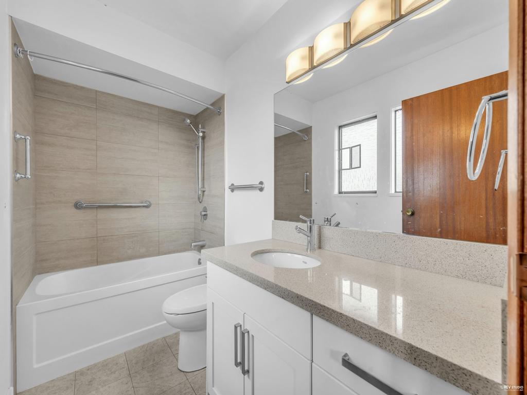 Listing Image for R3058359