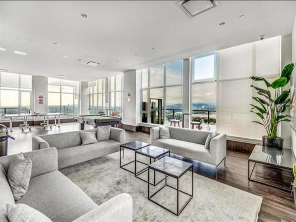 Listing Image for R3058982