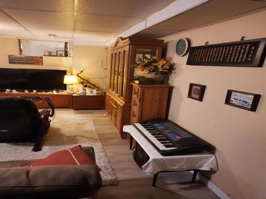 Listing Image for R3060028