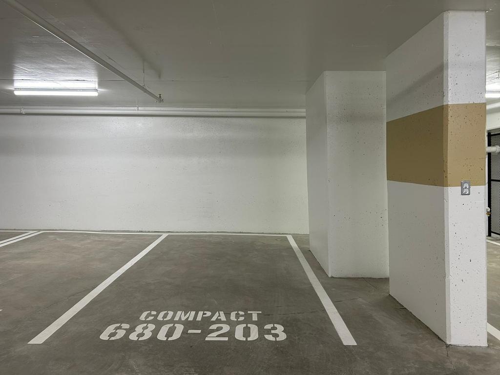 Listing Image for R3060130