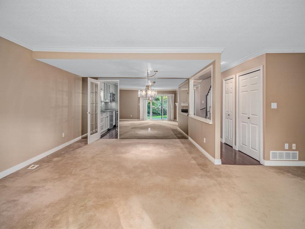 Listing Image for R3060143