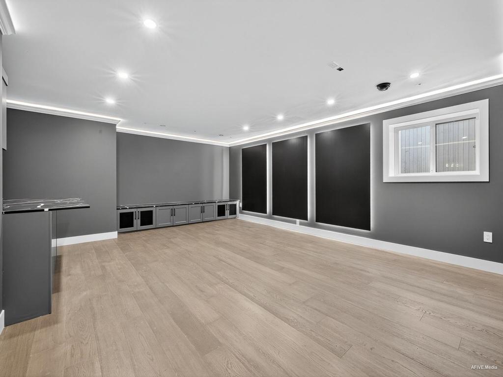 Listing Image for R3060161