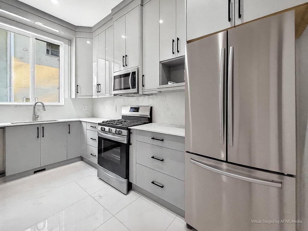 Listing Image for R3060161