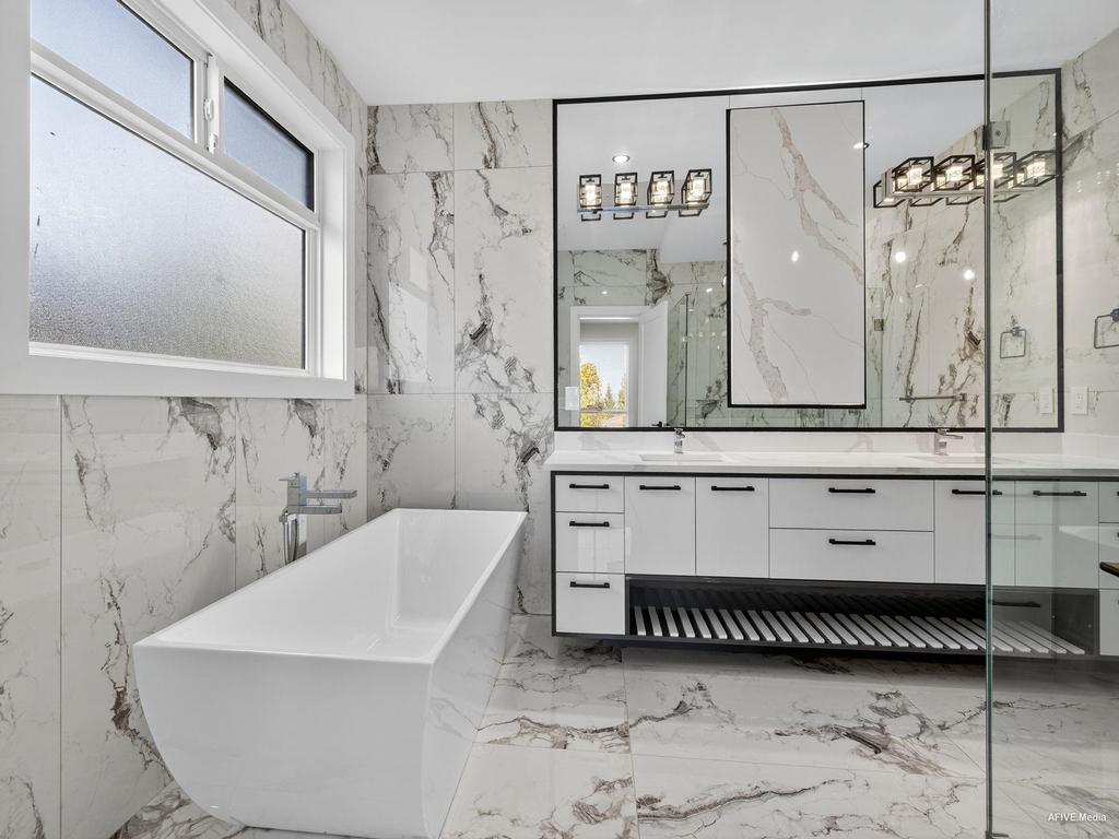 Listing Image for R3060161