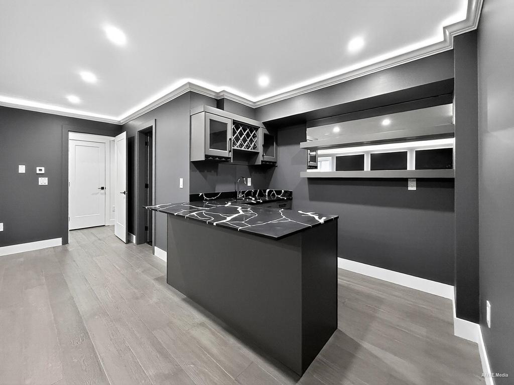 Listing Image for R3060161