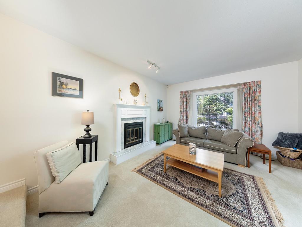 Listing Image for R3060273