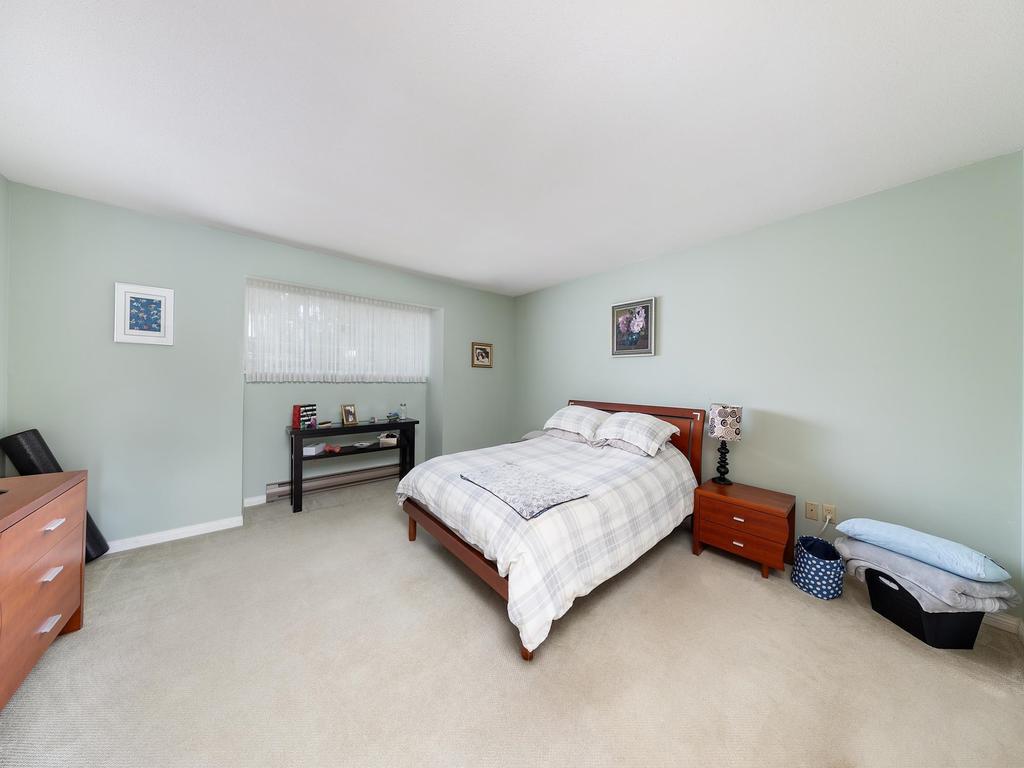 Listing Image for R3060273