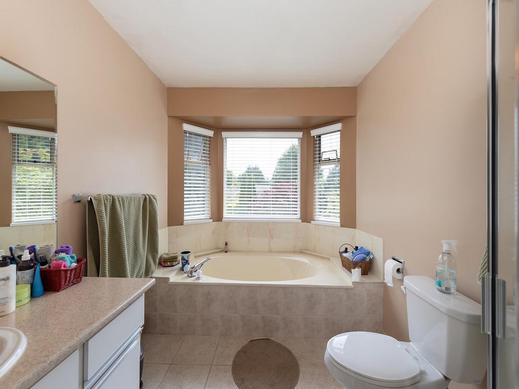 Listing Image for R3060273