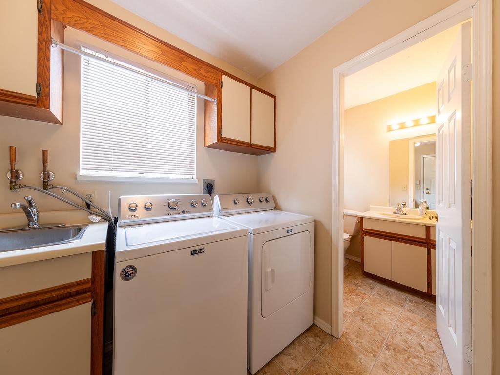 Listing Image for R3060273
