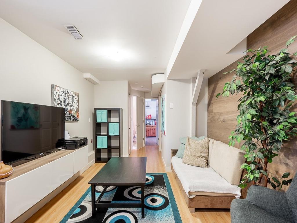 Listing Image for R3060399