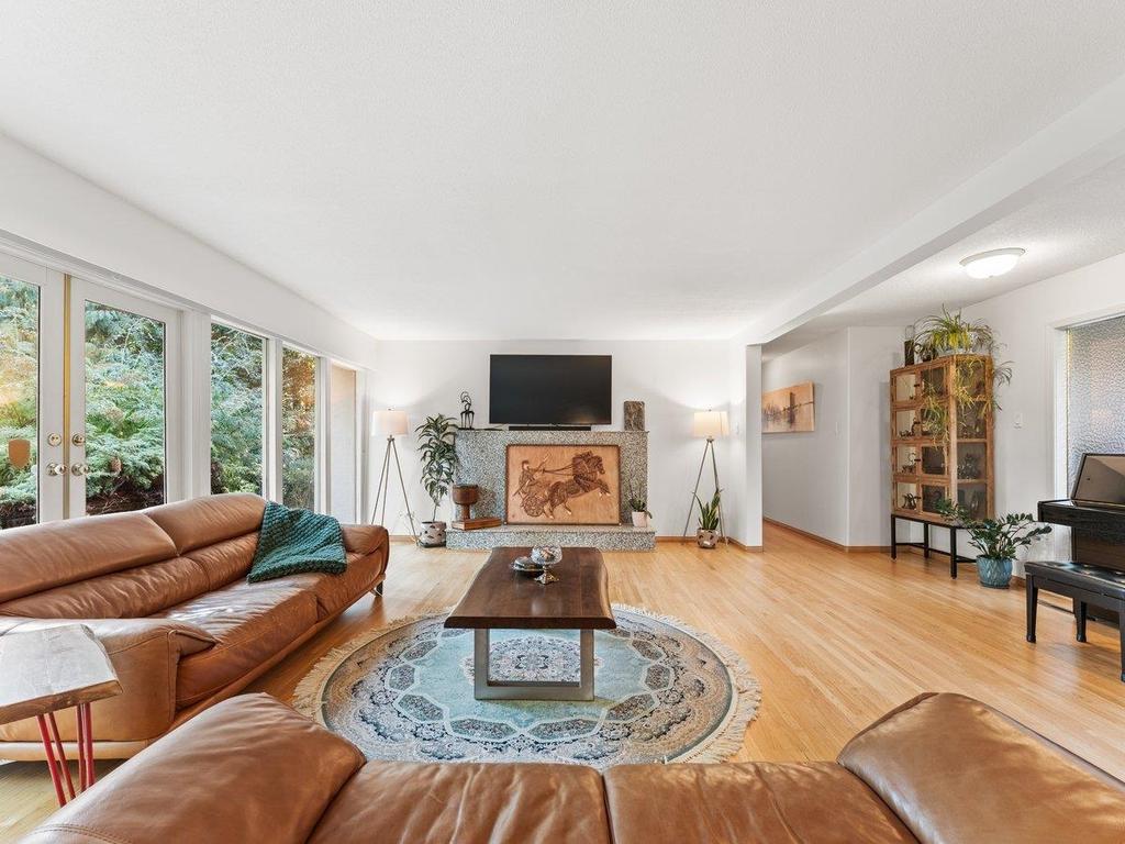 Listing Image for R3060432