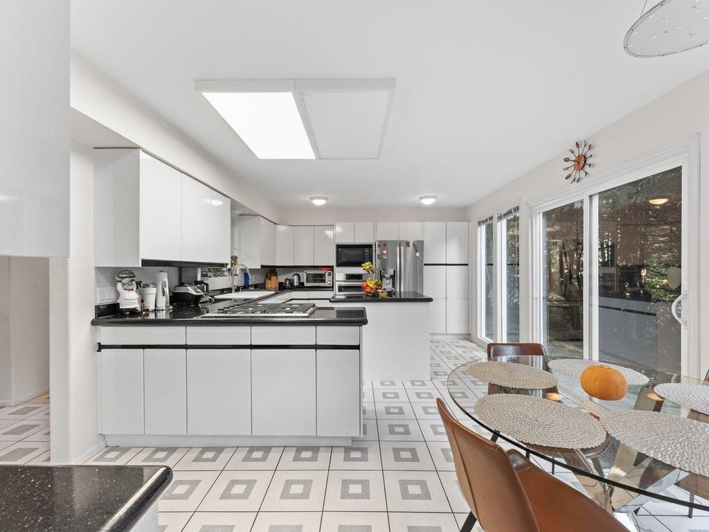 Listing Image for R3060432