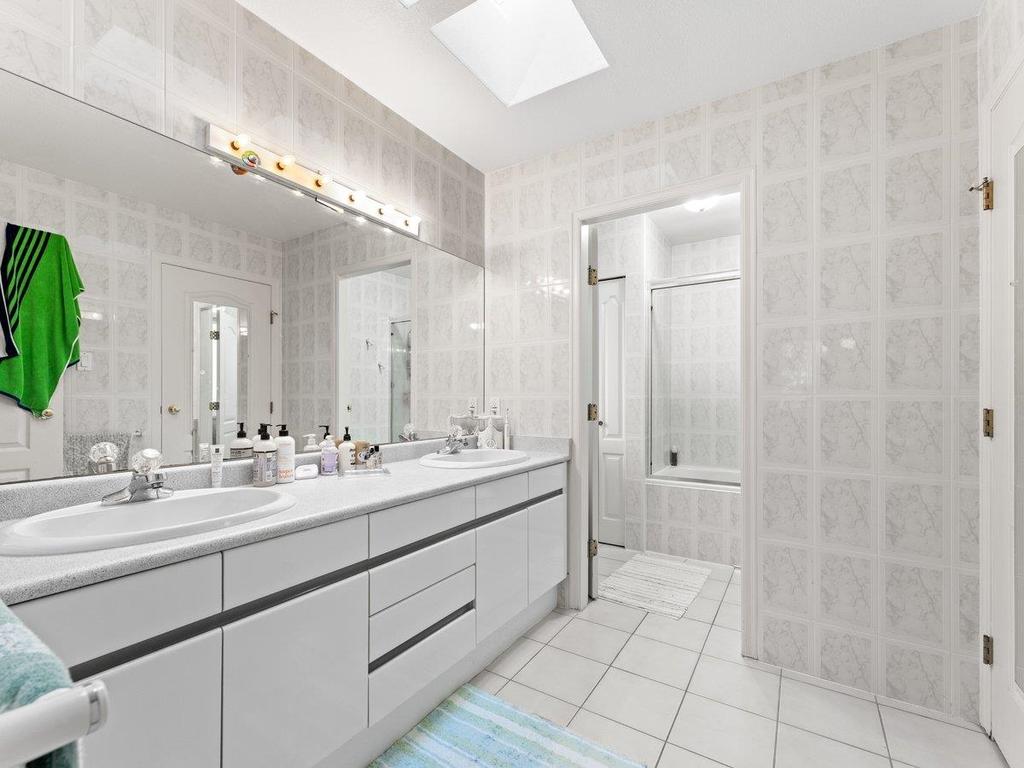 Listing Image for R3060432