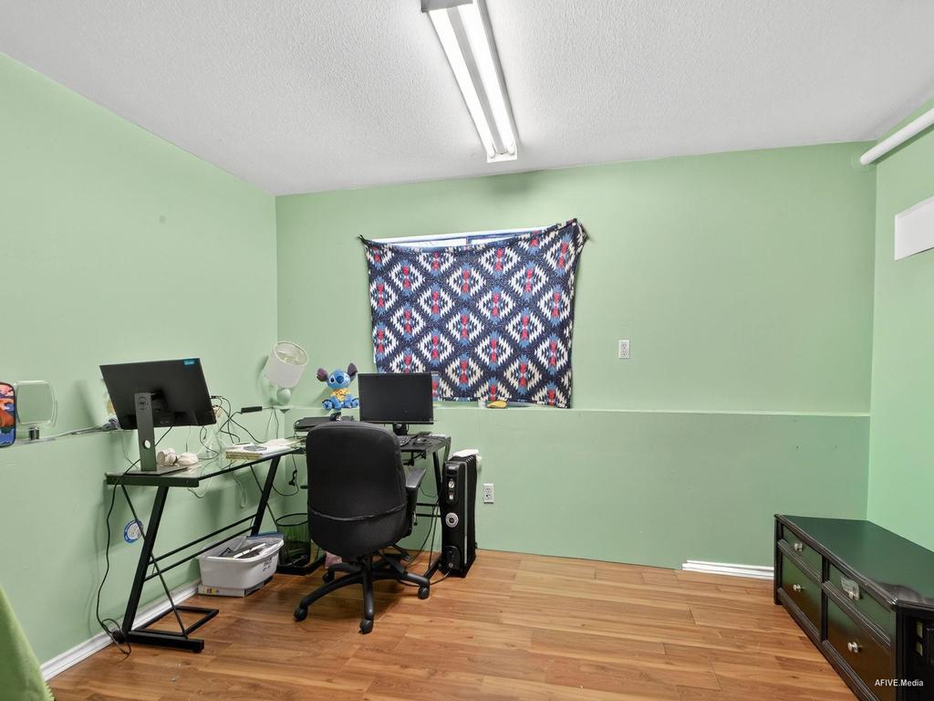 Listing Image for R3060443