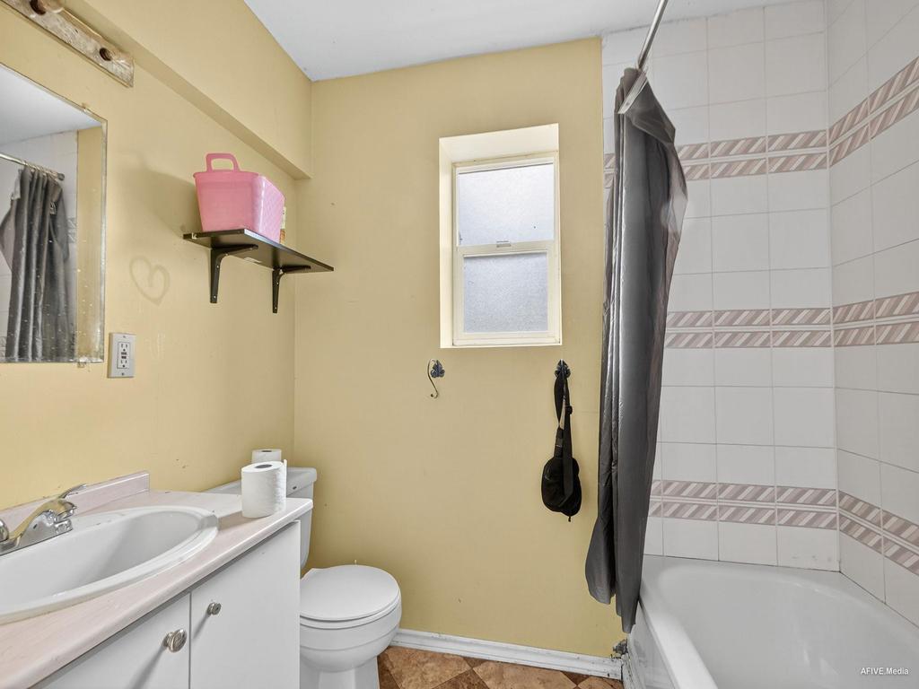 Listing Image for R3060443