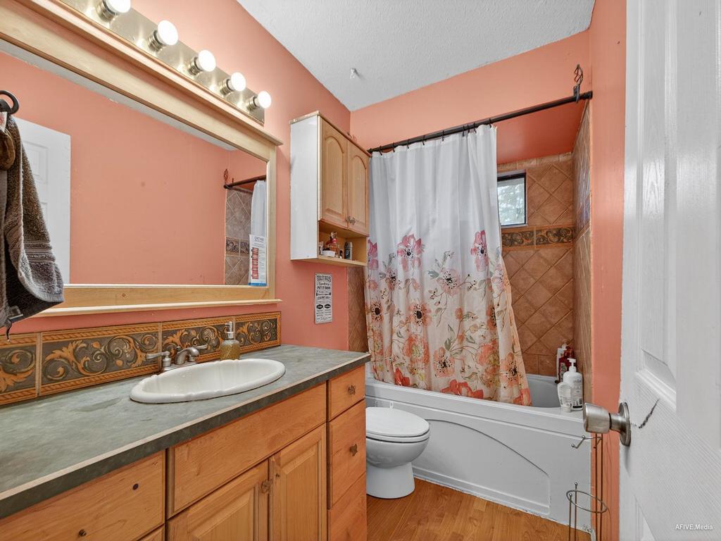 Listing Image for R3060443