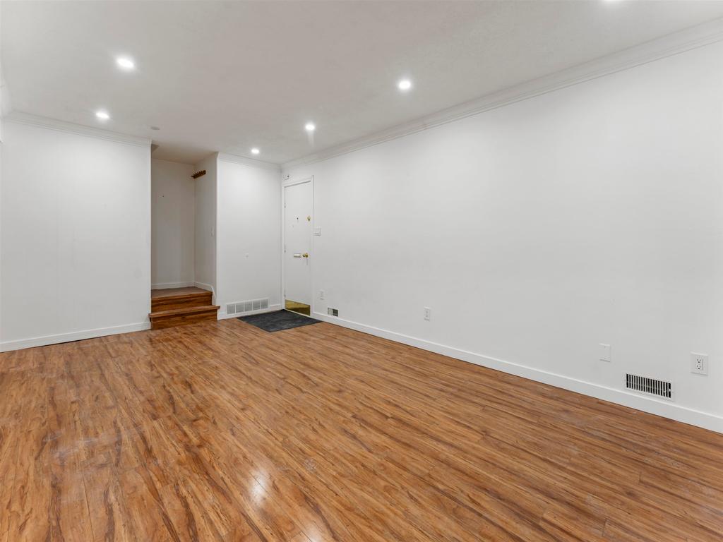 Listing Image for R3060546