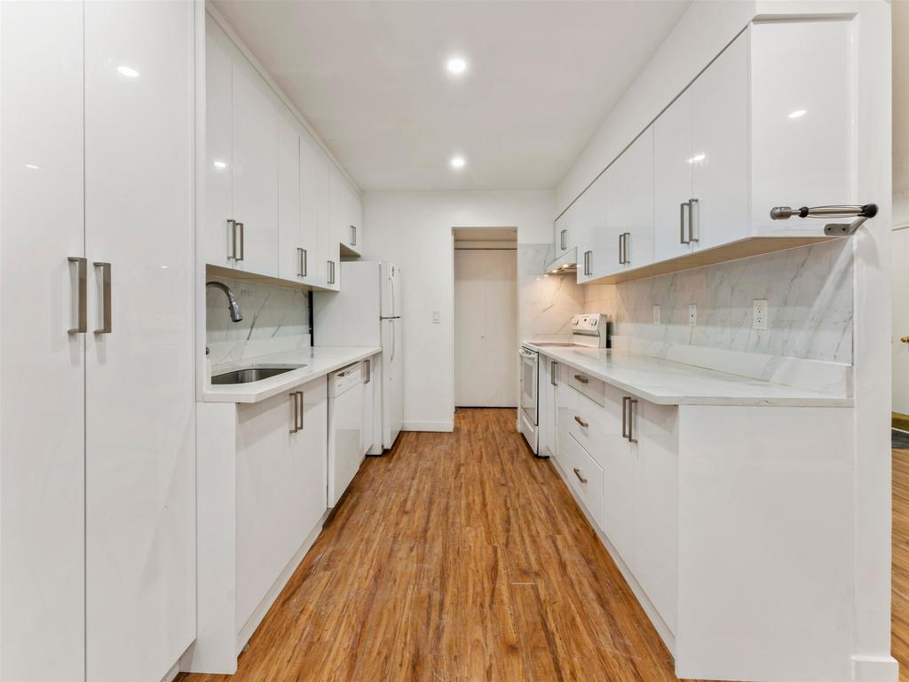 Listing Image for R3060546