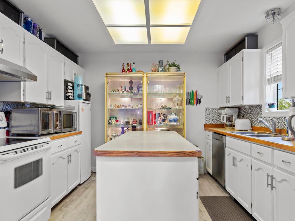 Listing Image for R3060667