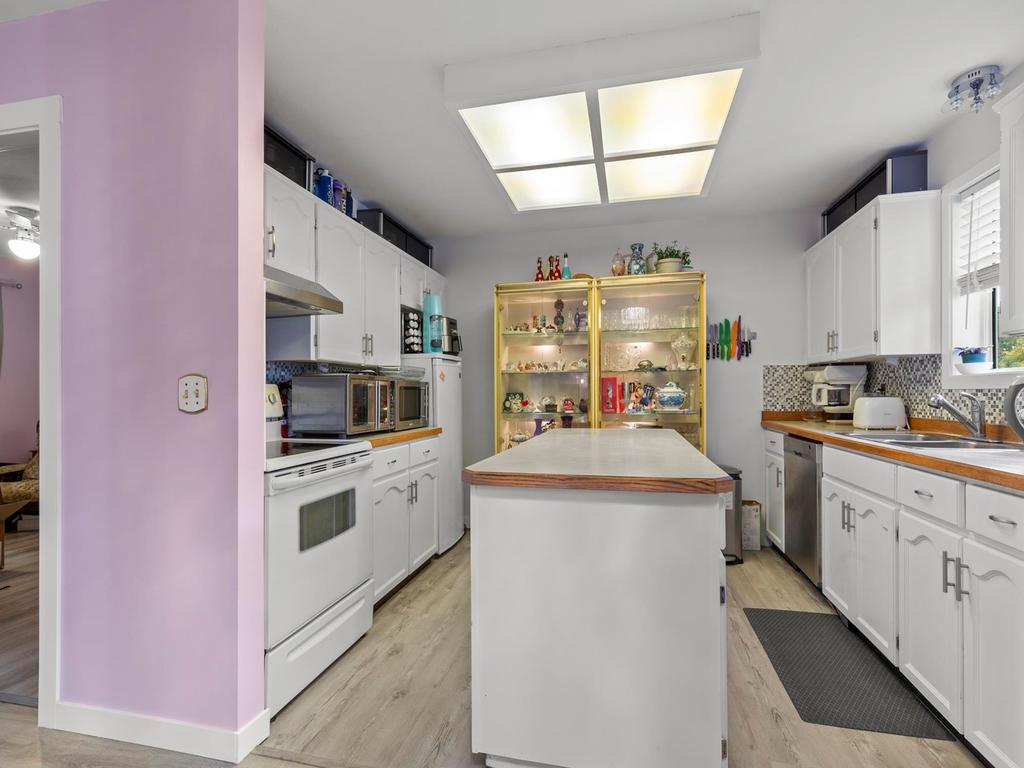 Listing Image for R3060667