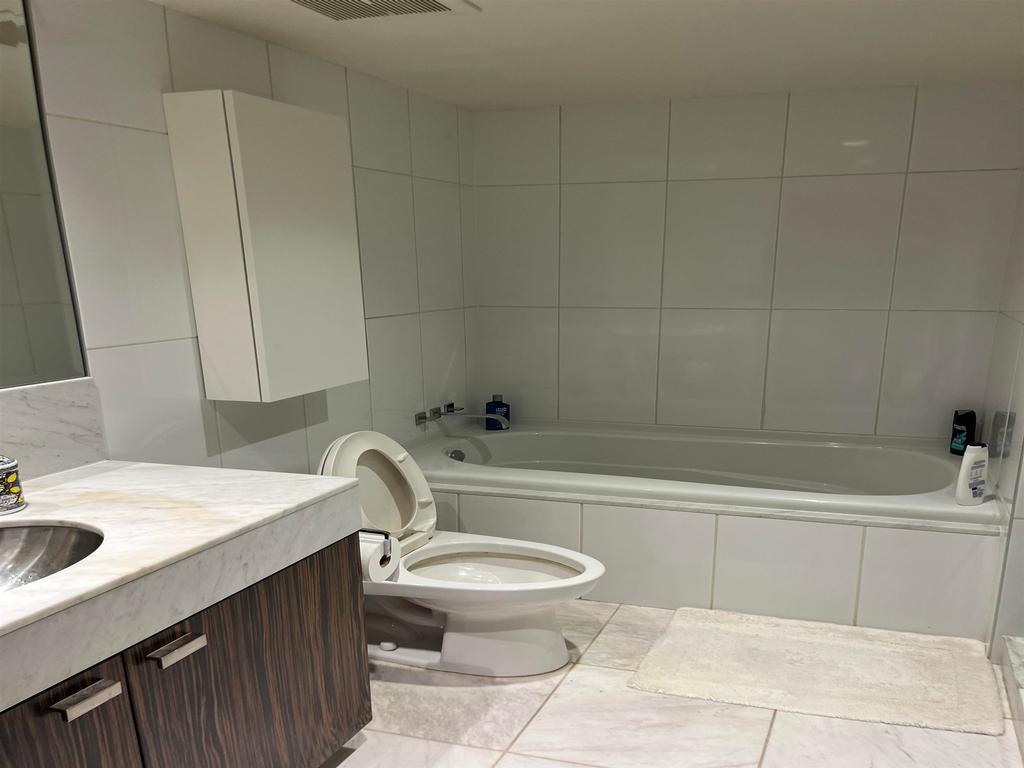 Listing Image for R3060699