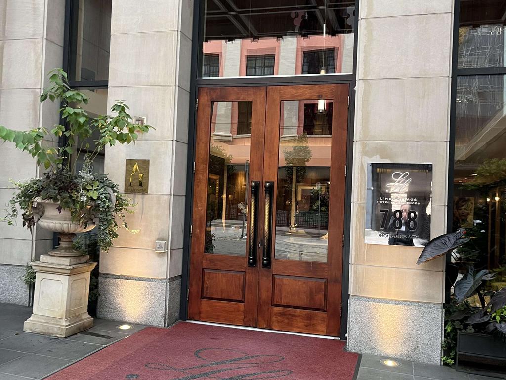 Listing Image for R3060699