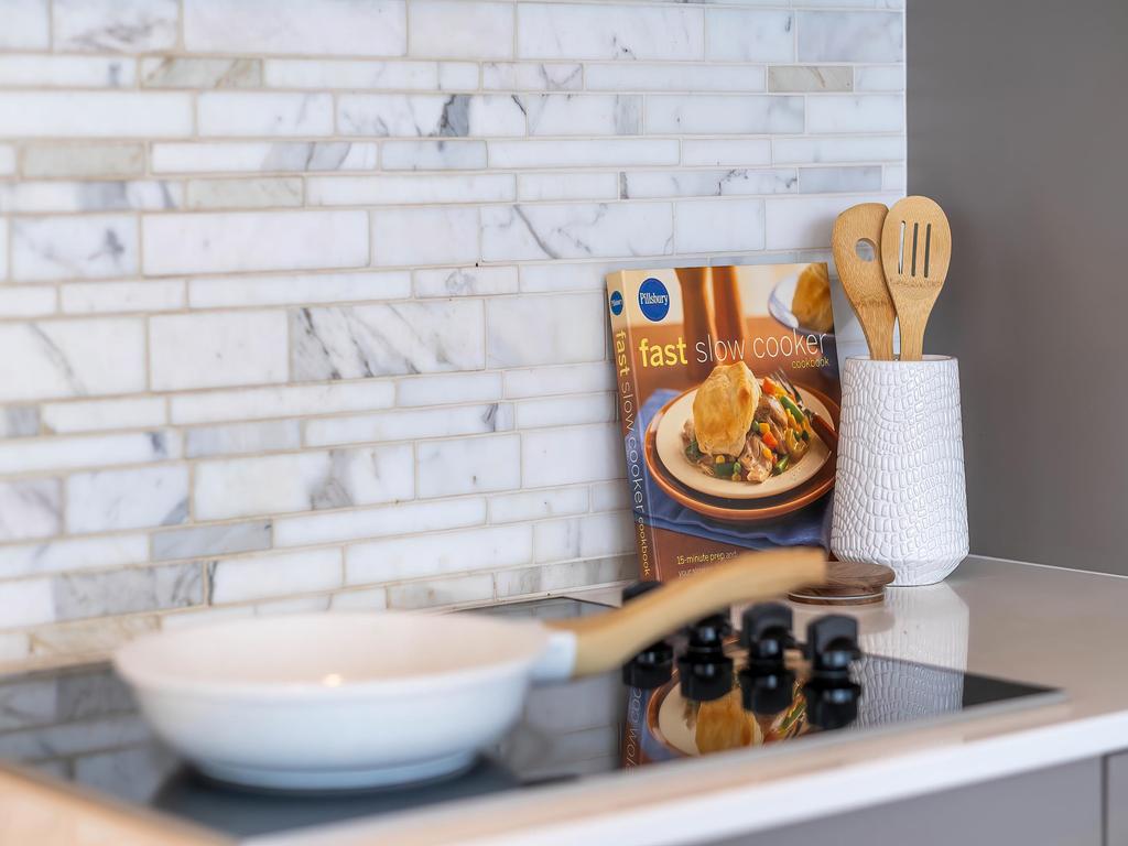 Listing Image for R3060759