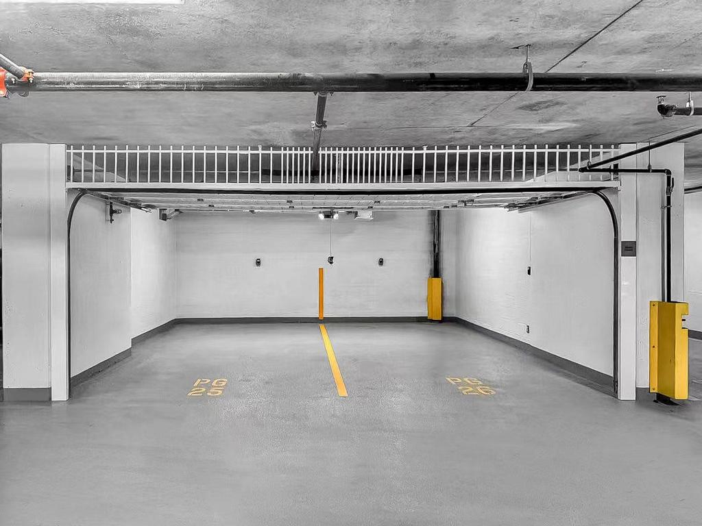 Listing Image for R3060942