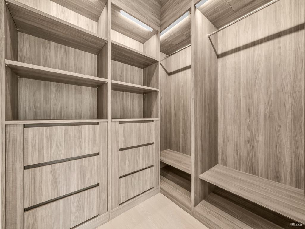 Listing Image for R3060942