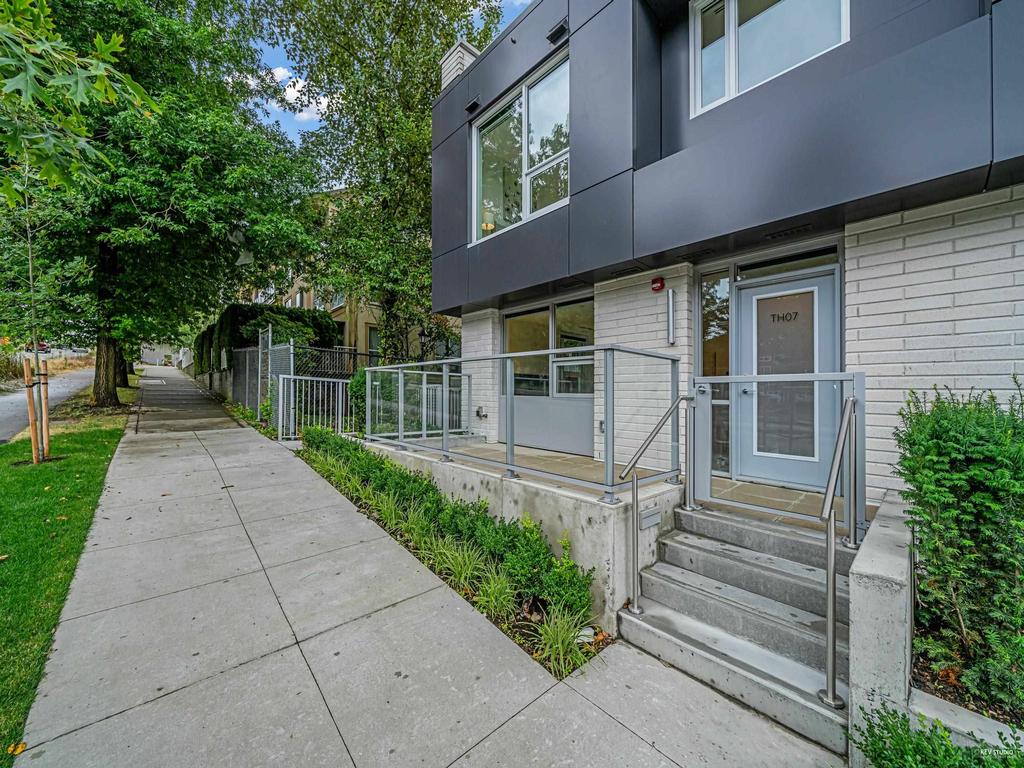 Listing Image for R3060942