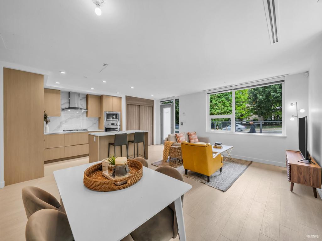 Listing Image for R3060942