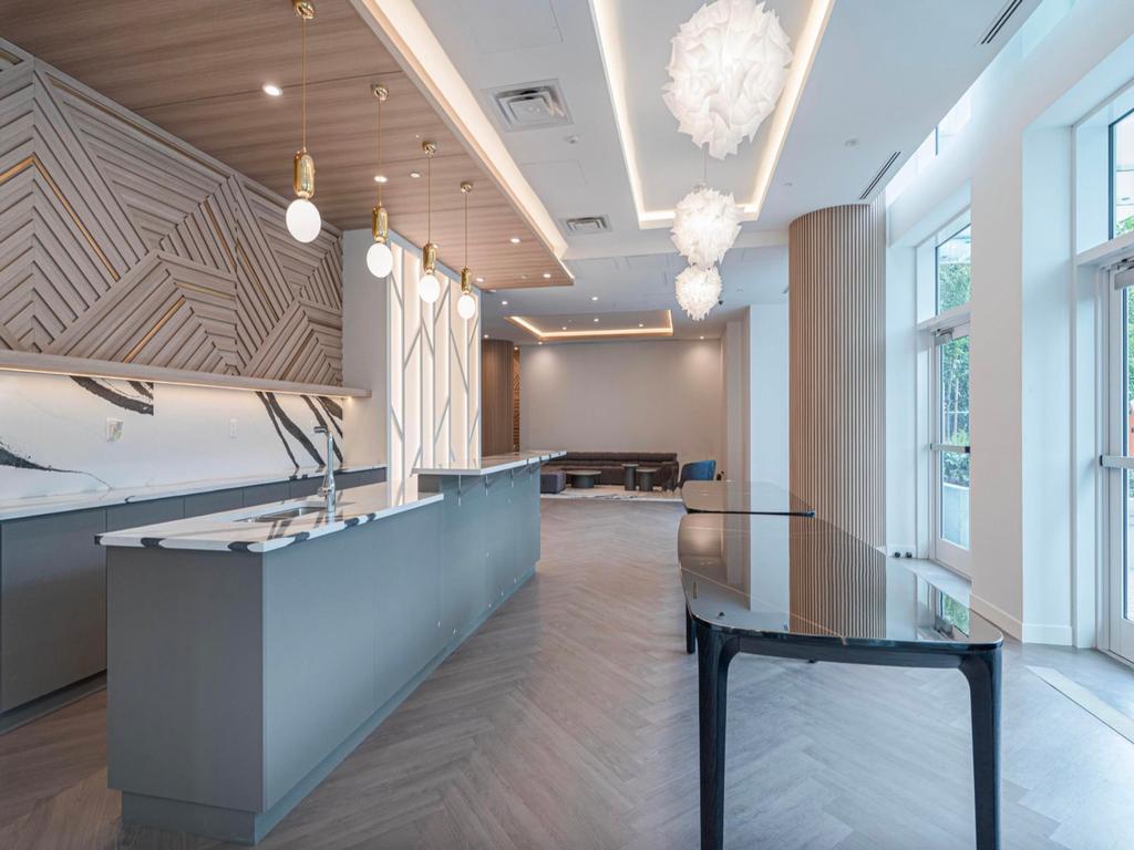 Listing Image for R3060942