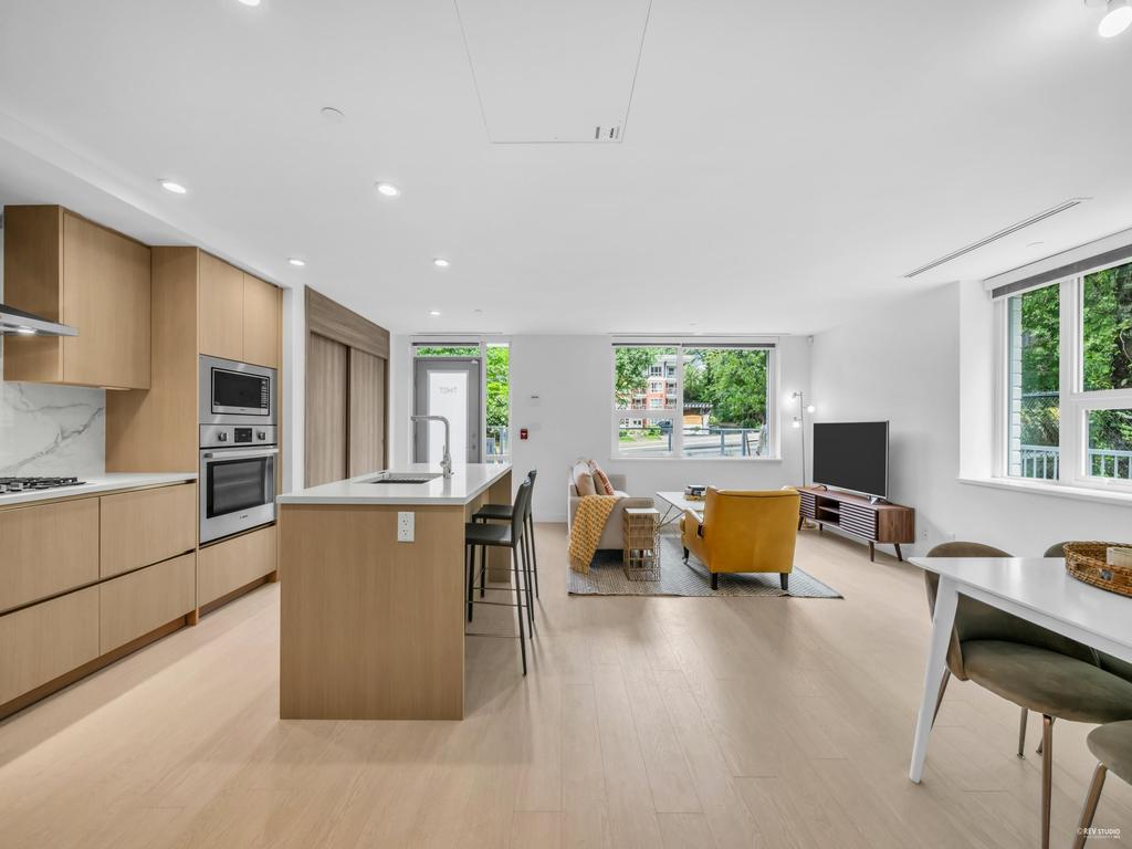 Listing Image for R3060942