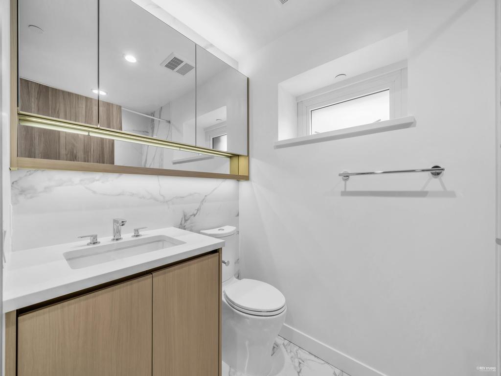 Listing Image for R3060942