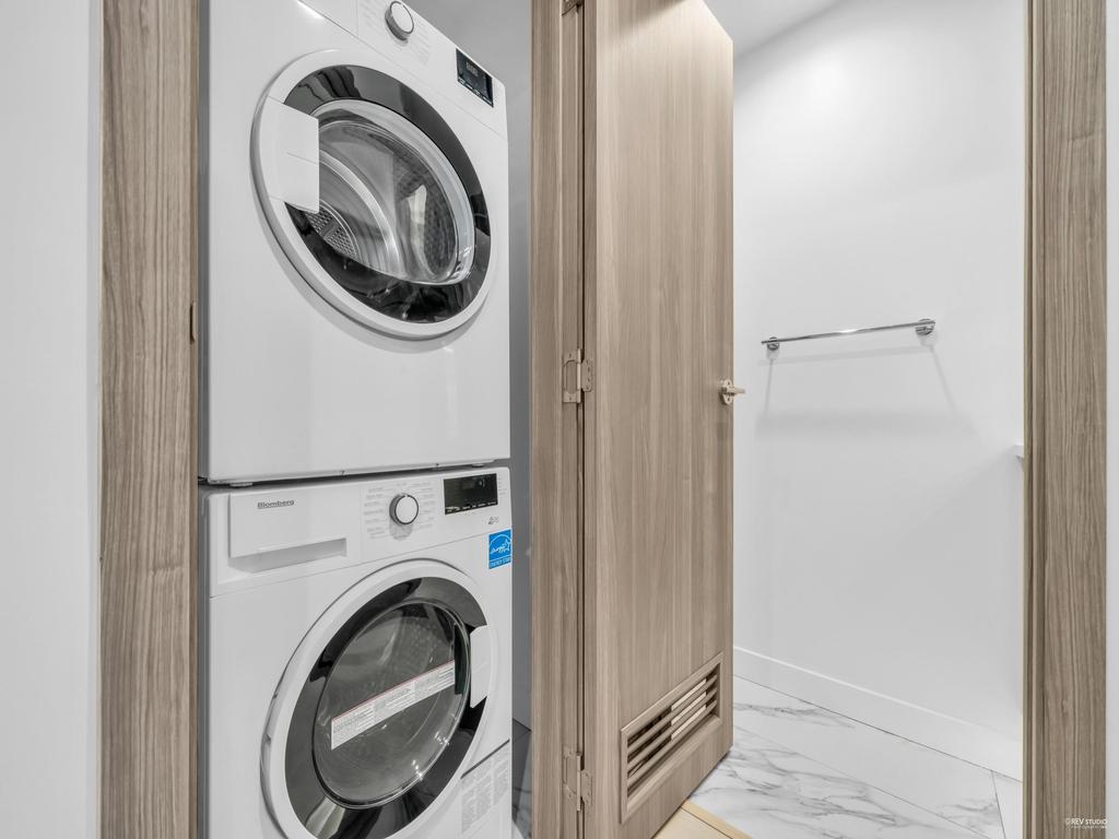 Listing Image for R3060942