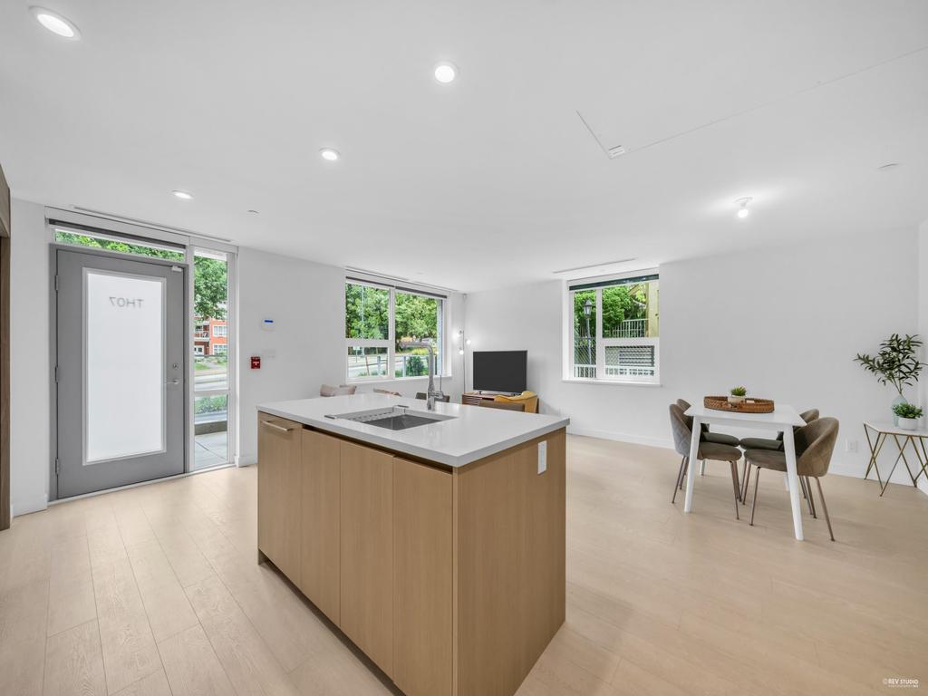 Listing Image for R3060942