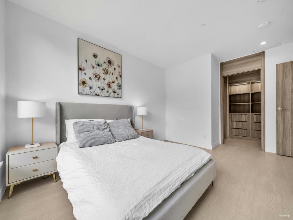 Listing Image for R3060942