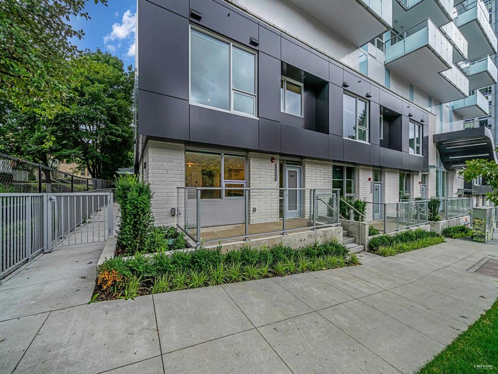 Listing Image for R3060942