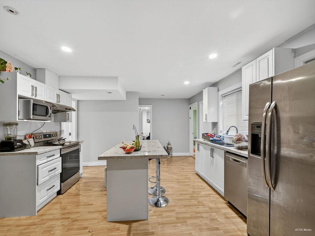 Listing Image for R3063856