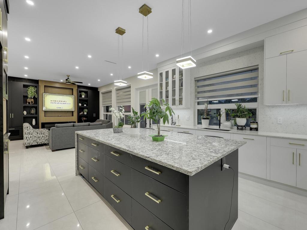 Listing Image for R3063955