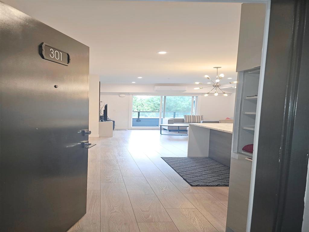 Listing Image for R3066419