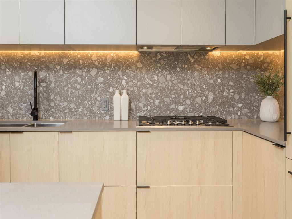 Listing Image for R3066640