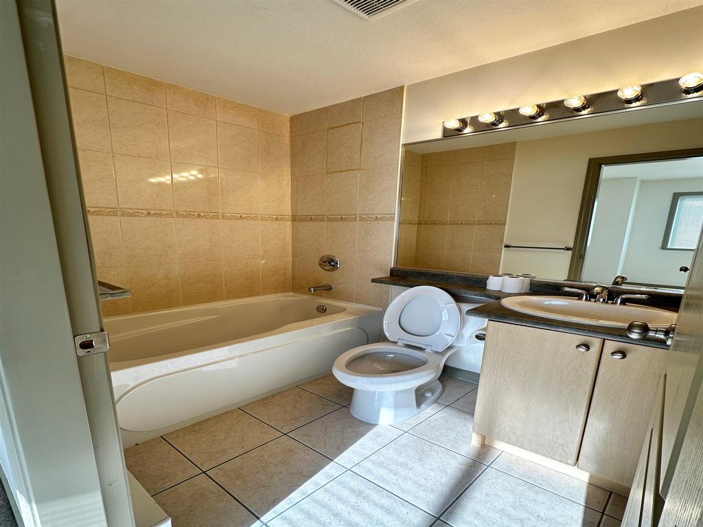 Listing Image for R3067091