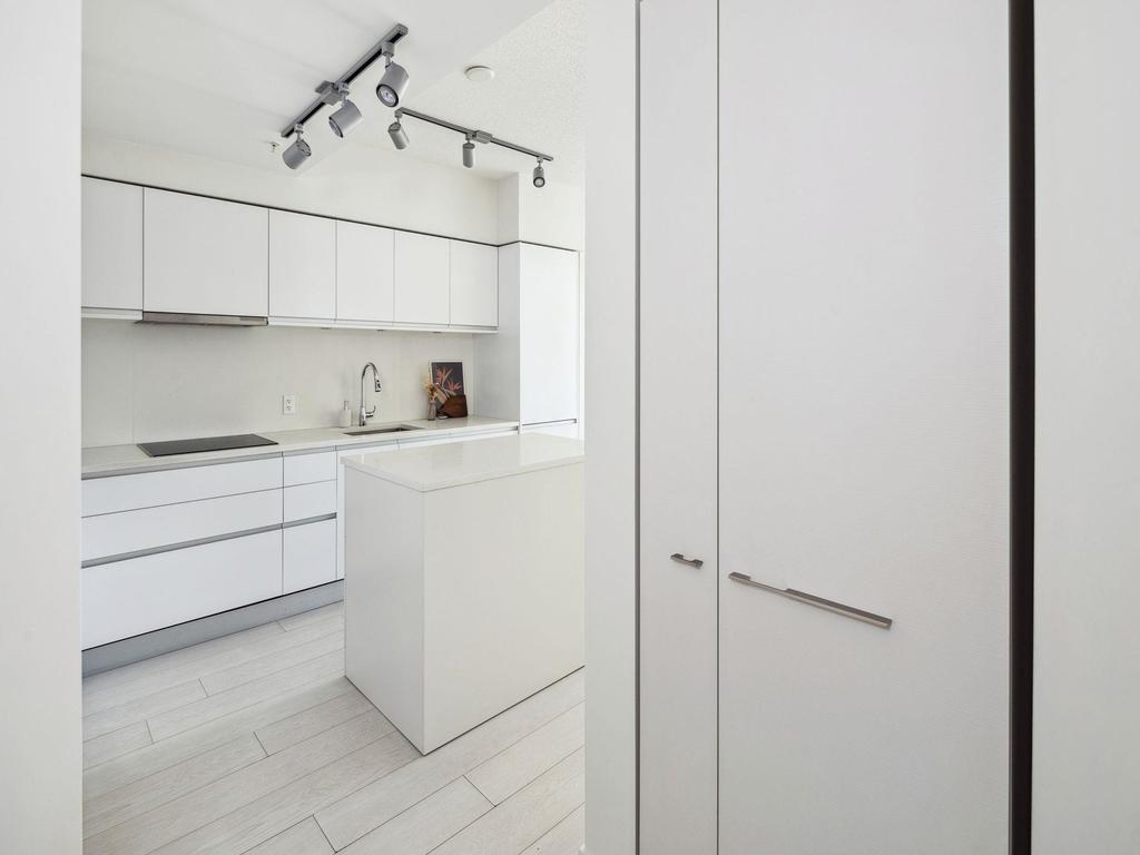 Listing Image for R3067530